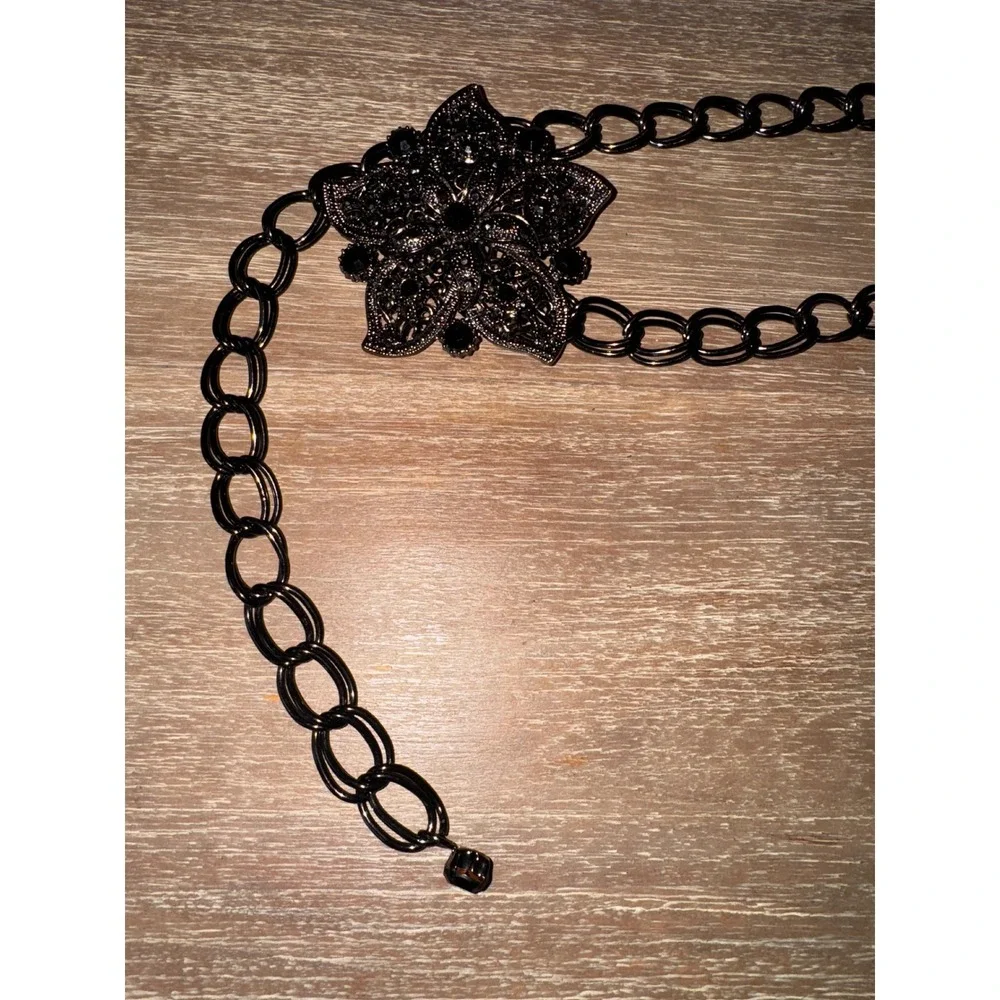 Black‎ Chain Belt with Flower Embellishment Fashion Waist Jewelry Accessory